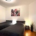 Apartman Wohnen Am Fluss Im Donaublick - Garten, Cafe & Wlan, Self-checkin, Parkplatz, Fuer 4 Gaeste Linz