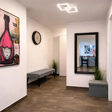 Apartment Wohnen Am Fluss Im Donaublick - Garten, Cafe & Wlan, Self-checkin, Parkplatz, Fuer 4 Gaeste *