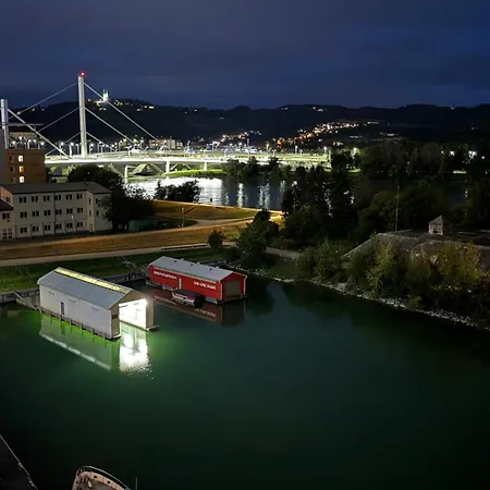 Apartment Wohnen Am Fluss Im Donaublick - Garten, Cafe & Wlan, Self-checkin, Parkplatz, Fuer 4 Gaeste *