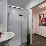 Wohnen Am Fluss Im Donaublick - Garten, Cafe & Wlan, Self-checkin, Parkplatz, Fuer 4 Gaeste Linz