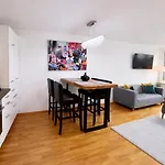 Appartement Wohnen Am Fluss Im Donaublick - Garten, Cafe & Wlan, Self-checkin, Parkplatz, Fuer 4 Gaeste *