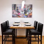 Wohnen Am Fluss Im Donaublick - Garten, Cafe & Wlan, Self-checkin, Parkplatz, Fuer 4 Gaeste Linz