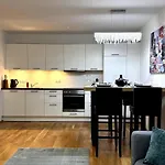 Wohnen Am Fluss Im Donaublick - Garten, Cafe & Wlan, Self-checkin, Parkplatz, Fuer 4 Gaeste