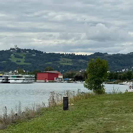 Appartement Wohnen Am Fluss Im Donaublick - Garten, Cafe & Wlan, Self-checkin, Parkplatz, Fuer 4 Gaeste *